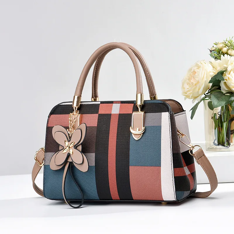 Classic Style Large Color Block PU Leather Women’s Box Bag With Zipper Closure
