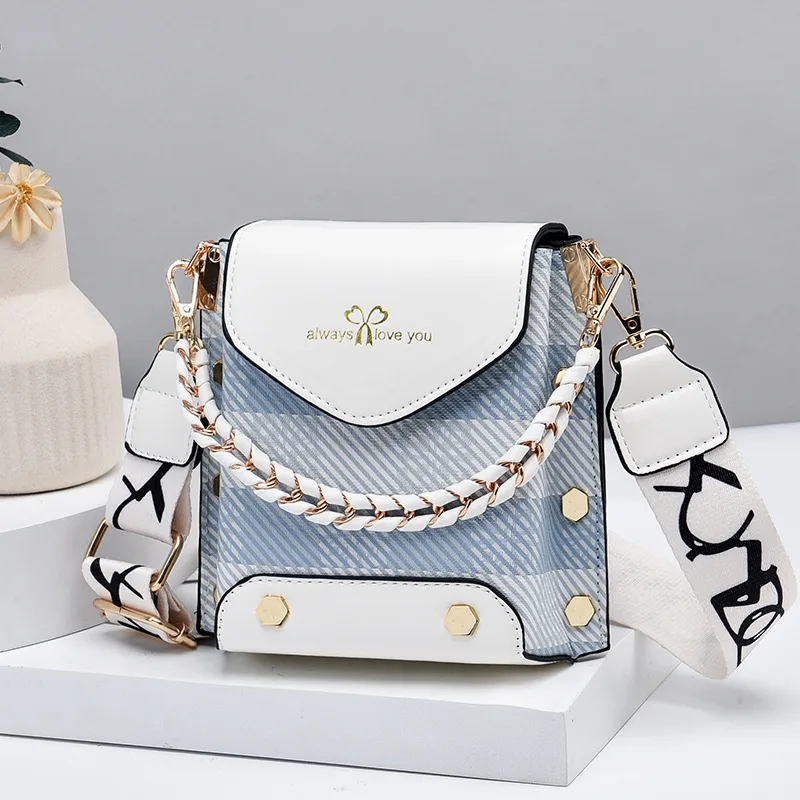 Color Block Small PU Leather Streetwear Crossbody Bag For Women With Zipper Buckle Closure