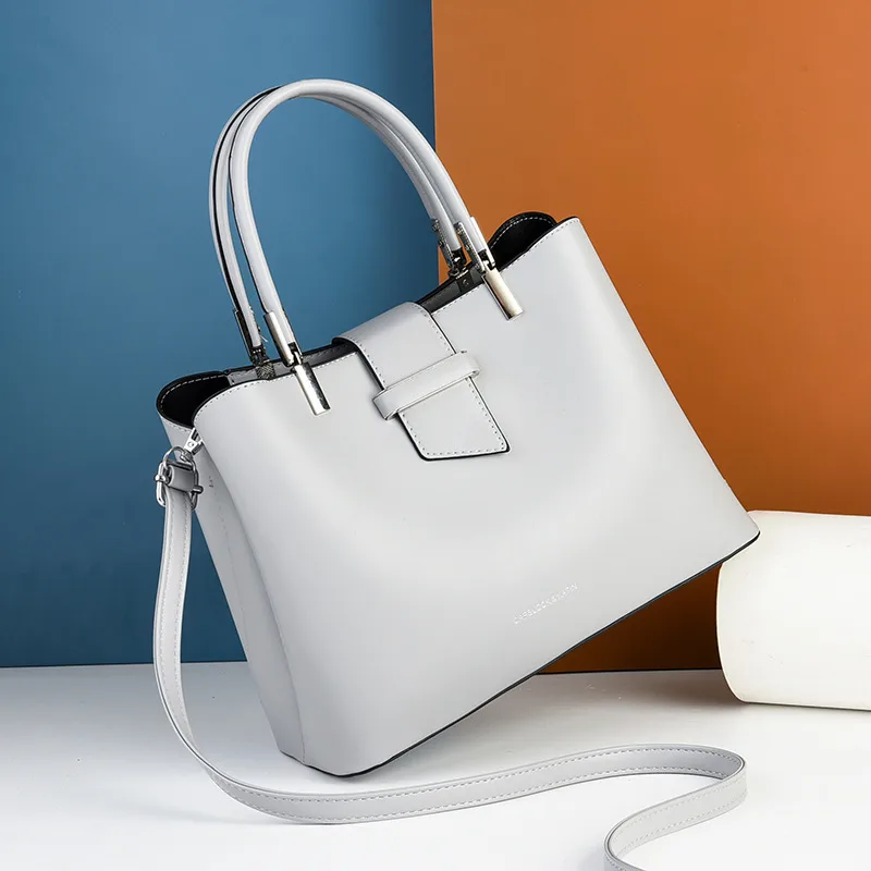 Large PU Bucket Bag With Zipper Closure In Vintage European And American Style For Women