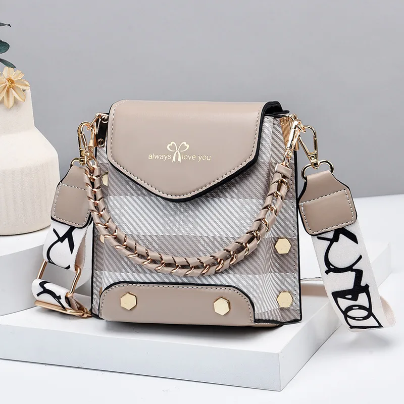 Color Block Small PU Leather Streetwear Crossbody Bag For Women With Zipper Buckle Closure